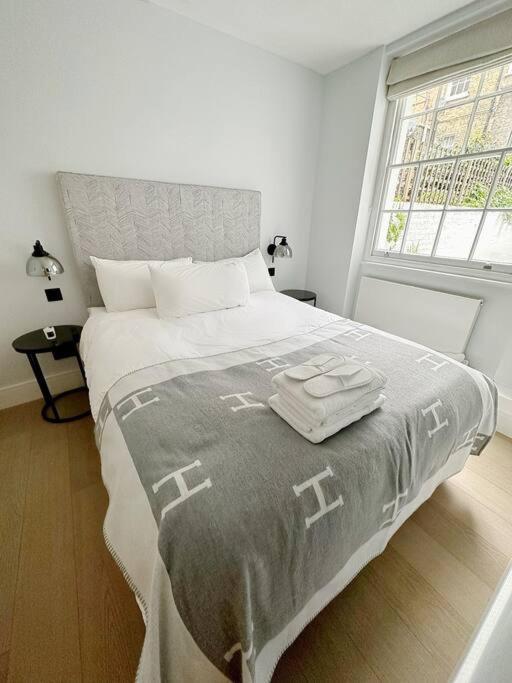 Londwell, Luxe And Leaves, Chelsea Flat With Private Garden Appartement Londen Buitenkant foto