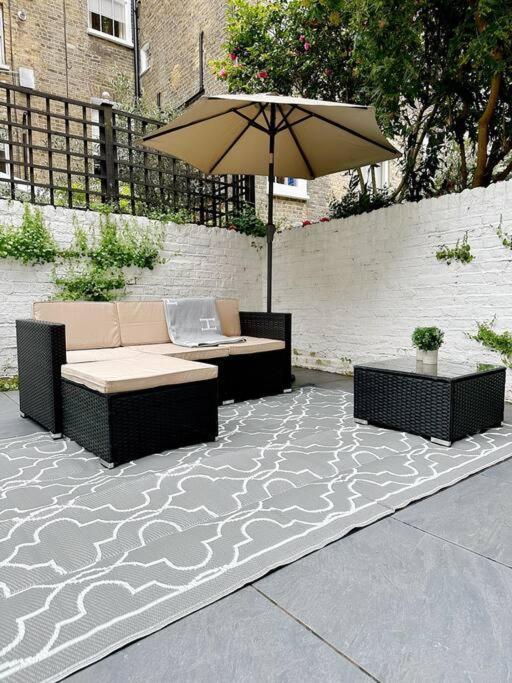 Londwell, Luxe And Leaves, Chelsea Flat With Private Garden Appartement Londen Buitenkant foto